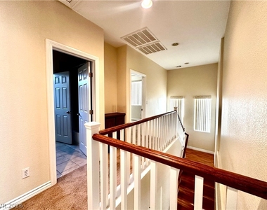 8137 Aurora Mist Street - Photo Thumbnail 11