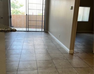5154 S Jones Boulevard - Photo Thumbnail 4