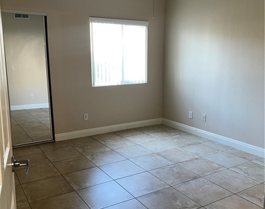 5154 S Jones Boulevard - Photo Thumbnail 6