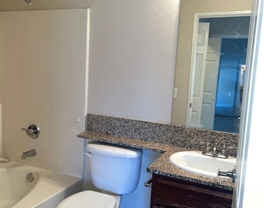 5154 S Jones Boulevard - Photo Thumbnail 5