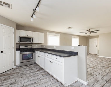 4912 Peaceful Pond Avenue - Photo Thumbnail 13