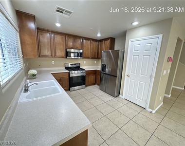 637 Lucky Pine Street - Photo Thumbnail 13