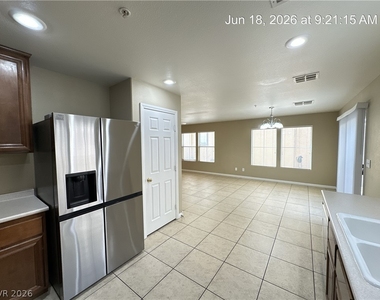 637 Lucky Pine Street - Photo Thumbnail 10