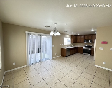 637 Lucky Pine Street - Photo Thumbnail 4