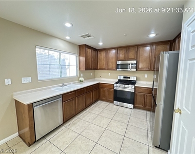 637 Lucky Pine Street - Photo Thumbnail 12