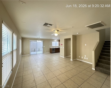 637 Lucky Pine Street - Photo Thumbnail 2