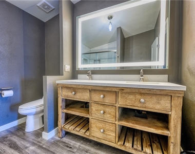 5581 Wheatfield Drive - Photo Thumbnail 7