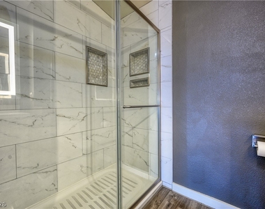 5581 Wheatfield Drive - Photo Thumbnail 8