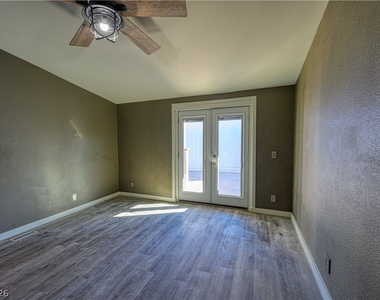 5581 Wheatfield Drive - Photo Thumbnail 5