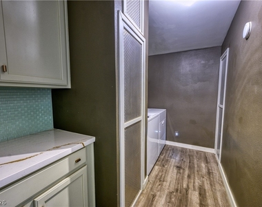 5581 Wheatfield Drive - Photo Thumbnail 11