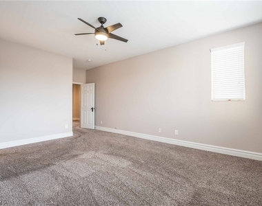 220 Via Mezza Luna Court - Photo Thumbnail 17