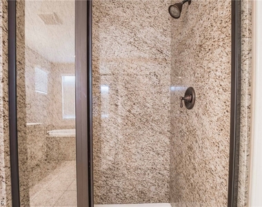 220 Via Mezza Luna Court - Photo Thumbnail 21