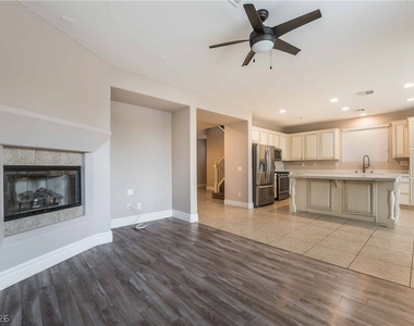 220 Via Mezza Luna Court - Photo Thumbnail 6
