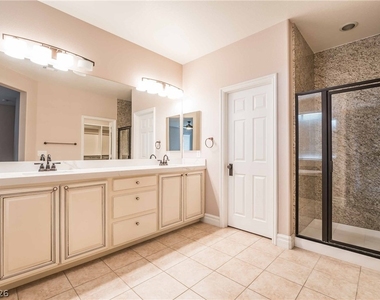 220 Via Mezza Luna Court - Photo Thumbnail 19