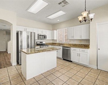 7804 Amulet Street - Photo Thumbnail 14