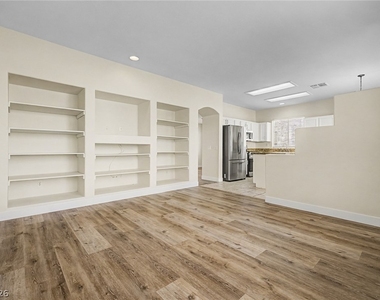 7804 Amulet Street - Photo Thumbnail 13
