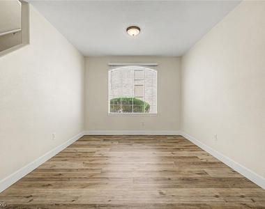 7804 Amulet Street - Photo Thumbnail 8
