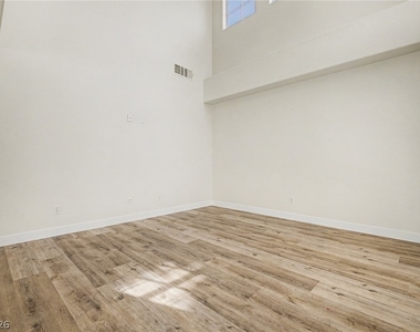 7804 Amulet Street - Photo Thumbnail 6