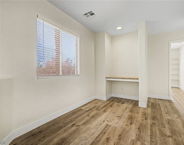7804 Amulet Street - Photo Thumbnail 17