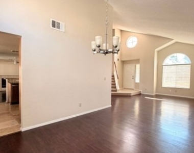 3317 Royal Glen Court - Photo Thumbnail 11