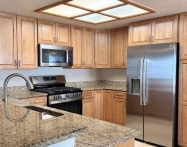 3317 Royal Glen Court - Photo Thumbnail 17