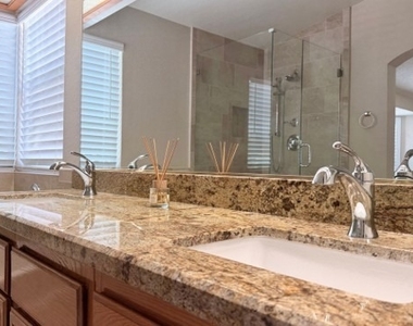 3317 Royal Glen Court - Photo Thumbnail 24