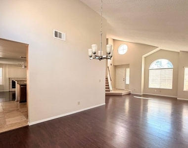 3317 Royal Glen Court - Photo Thumbnail 32