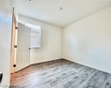 4258 Tarim Street - Photo Thumbnail 10