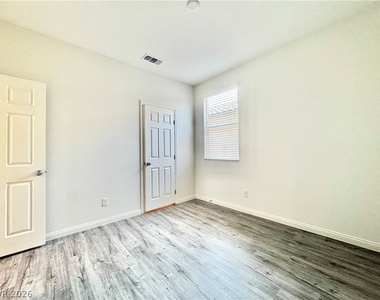 4258 Tarim Street - Photo Thumbnail 12