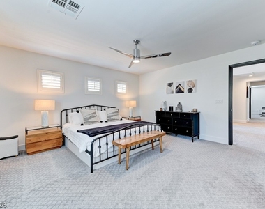 1041 Chestnut Chase Street - Photo Thumbnail 11