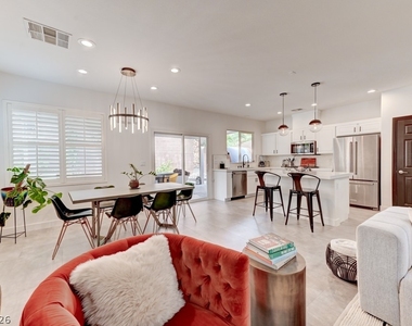 1041 Chestnut Chase Street - Photo Thumbnail 9