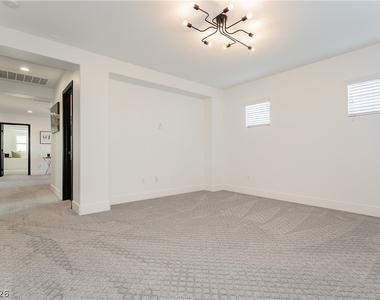 1041 Chestnut Chase Street - Photo Thumbnail 16
