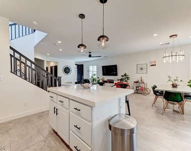 1041 Chestnut Chase Street - Photo Thumbnail 3