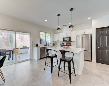 1041 Chestnut Chase Street - Photo Thumbnail 8