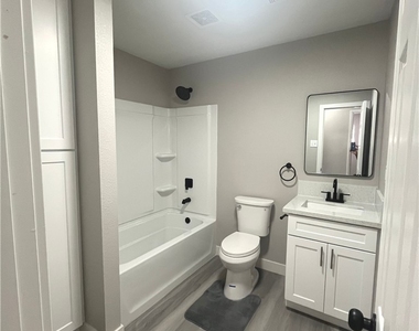 3801 Valley Forge Avenue - Photo Thumbnail 27