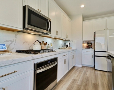 8644 Luse Street - Photo Thumbnail 10