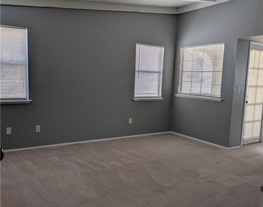 4732 Obannon Drive - Photo Thumbnail 7