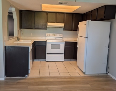 4732 Obannon Drive - Photo Thumbnail 9