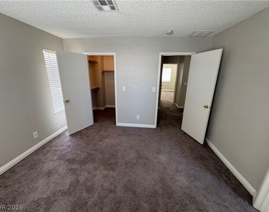 8653 Freeport Lane - Photo Thumbnail 14