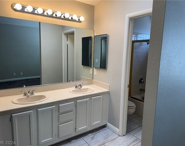 8653 Freeport Lane - Photo Thumbnail 10