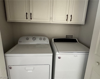 8653 Freeport Lane - Photo Thumbnail 17