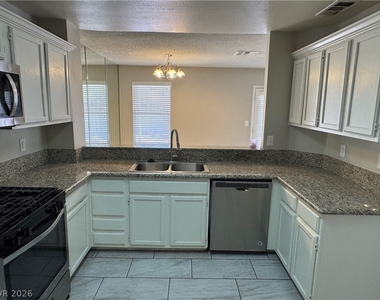 8653 Freeport Lane - Photo Thumbnail 5