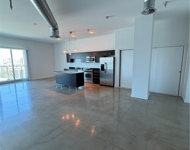 200 Hoover Avenue - Photo Thumbnail 2