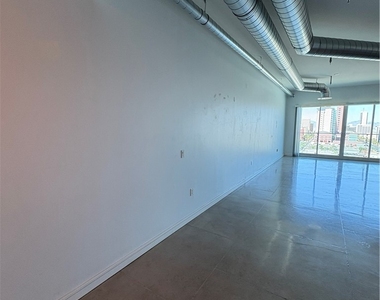 200 Hoover Avenue - Photo Thumbnail 11