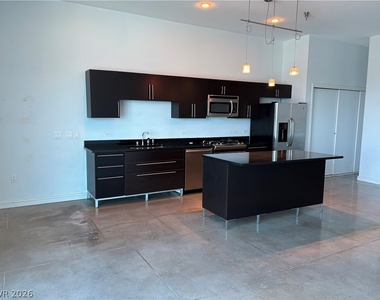 200 Hoover Avenue - Photo Thumbnail 9
