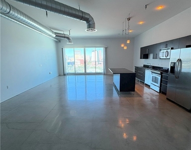 200 Hoover Avenue - Photo Thumbnail 5