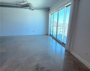 200 Hoover Avenue - Photo Thumbnail 10