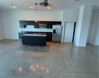 200 Hoover Avenue - Photo Thumbnail 3