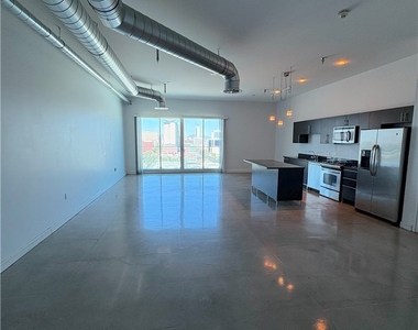 200 Hoover Avenue - Photo Thumbnail 7