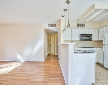 3035 Casey Drive - Photo Thumbnail 8